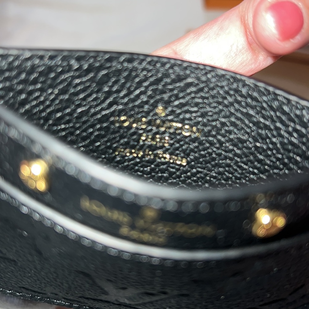 Authentic Louis Vuitton Card Holder
Monogram Empreinte Black - Picture 4 of 5